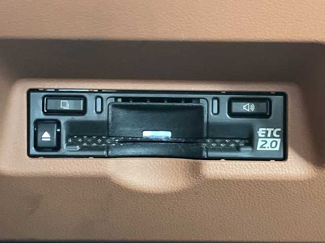 トヨタ ヴェルファイア ハイブリット Z プレミア 愛知県 2024(令6)年 2.3万km プラチナホワイトパールマイカ トヨタセーフティセンス/純正14型ディスプレイオーディオナビ/フリップダウンモニター/三眼LEDヘッドライト/全方位カメラ/両側パワースライドドア/レーダークルーズコントロール/シートヒーター/エアシート/バックカメラ/ガラスルーフ/電動リアゲート/パワーシート/ヘッドアップディスプレイ/コーナーセンサー/純正アルミホイール/ETC2.0/ブラインドスポットモニター/パドルシフト/リアオートエアコン/ステアリングヒーター/オートマチックハイビーム/ワイヤレス充電機/ドライブレコーダー/ETC/衝突軽減システム/フルセグ/Bluetooth/ステアリングスイッチ/スマートキー/プッシュスタート