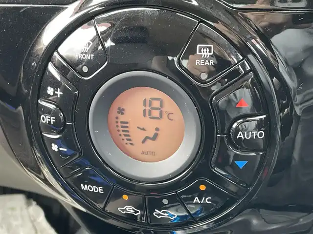 日産 ノート e－パワー メダリスト 佐賀県 2017(平29)年 5万km ブリリアントホワイトパール 純正SDナビ/　フルセグTV　CD　DVD　USB　Bluetooth/アラウンドビューモニター/ドライブレコーダー/ETC/車線逸脱警報/低速衝突軽減ブレーキ/前後コーナーセンサー/インテリジェントルームミラー/ハーフレザーシート/ステアリングスイッチ/純正LEDライト/オートライト/電動格納ミラー/ウィンカーミラー/純正15インチアルミホイール/純正フロアマット/ドアバイザー/プッシュスタート/スマートキー