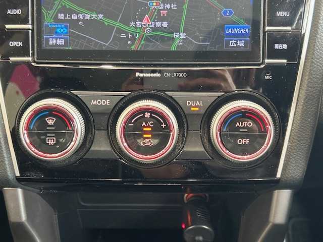 スバル フォレスター S－リミテッド 埼玉県 2015(平27)年 9.9万km アイスシルバーメタリック アイサイト/純正ナビ/ CD/DVD/BT/フルセグ/バックカメラ/レーダークルーズコントロール/レーンキープアシスト/パワーバックドア/ハーフレザーシート/シートヒーター/LEDヘッドライト/ETC/スマートキー×2/禁煙車