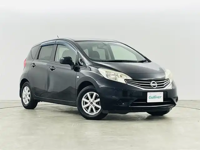 日産 ノート X 福島県 2013(平25)年 8万km スーパーブラック 純正SDナビ/・型番：MC313D-W/・フルセグTV/CD/DVD/SD/BT/AUX/・バックカメラ/・ETC/アイドリングストップ/プッシュスタート/・スマートキー/電動格納ミラー/社外LEDヘッドライト/・ヘッドライトレベライザー/純正フロアマット/ドアバイザー