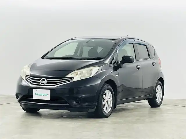 日産 ノート X 福島県 2013(平25)年 8万km スーパーブラック 純正SDナビ/・型番：MC313D-W/・フルセグTV/CD/DVD/SD/BT/AUX/・バックカメラ/・ETC/アイドリングストップ/プッシュスタート/・スマートキー/電動格納ミラー/社外LEDヘッドライト/・ヘッドライトレベライザー/純正フロアマット/ドアバイザー
