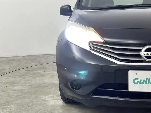 日産 ノート X 福島県 2013(平25)年 8万km スーパーブラック 純正SDナビ/・型番：MC313D-W/・フルセグTV/CD/DVD/SD/BT/AUX/・バックカメラ/・ETC/アイドリングストップ/プッシュスタート/・スマートキー/電動格納ミラー/社外LEDヘッドライト/・ヘッドライトレベライザー/純正フロアマット/ドアバイザー