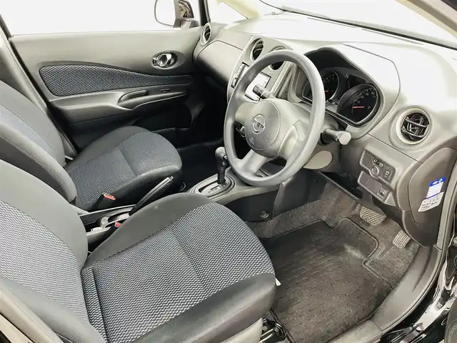 日産 ノート X 福島県 2013(平25)年 8万km スーパーブラック 純正SDナビ/・型番：MC313D-W/・フルセグTV/CD/DVD/SD/BT/AUX/・バックカメラ/・ETC/アイドリングストップ/プッシュスタート/・スマートキー/電動格納ミラー/社外LEDヘッドライト/・ヘッドライトレベライザー/純正フロアマット/ドアバイザー