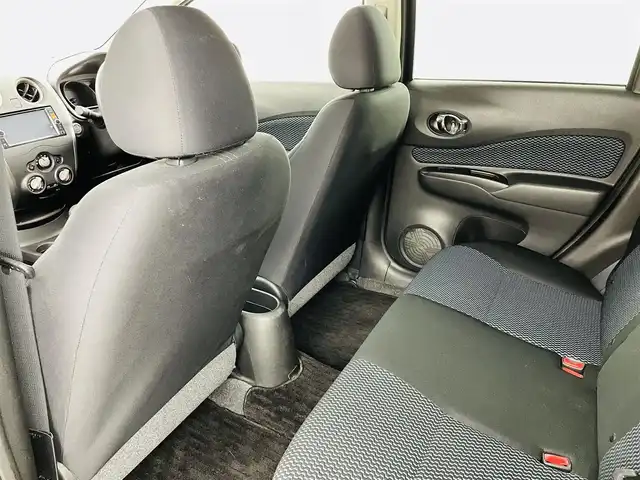 日産 ノート X 福島県 2013(平25)年 8万km スーパーブラック 純正SDナビ/・型番：MC313D-W/・フルセグTV/CD/DVD/SD/BT/AUX/・バックカメラ/・ETC/アイドリングストップ/プッシュスタート/・スマートキー/電動格納ミラー/社外LEDヘッドライト/・ヘッドライトレベライザー/純正フロアマット/ドアバイザー