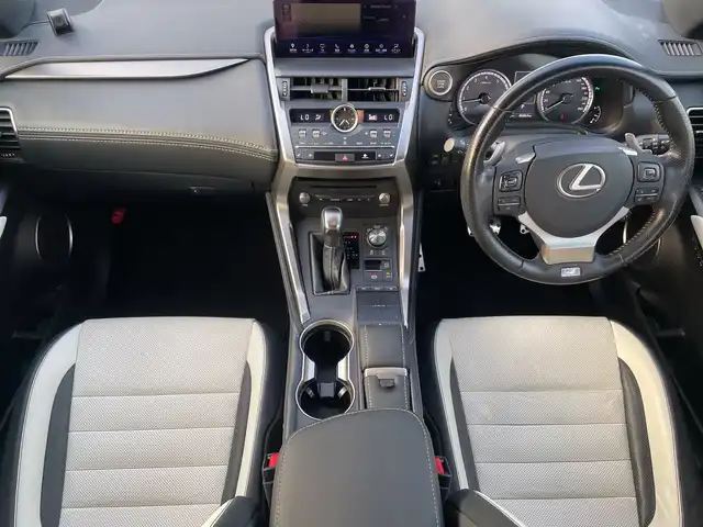 レクサス ＮＸ 300 Fスポーツ 神奈川県 2018(平30)年 8.7万km ホワイトノーヴァガラスフレーク 純正ナビＴＶ　/全方位カメラ　/サンルーフ　/電動リアゲート　/前席パワーシート/シートヒーター/エアシート　/クルーズコントロール　/コーナーセンサー　/ETC2.0　/シートメモリ　/オートブレーキホールド/パドルシフト/ステアリングヒーター/ブラインドスポットモニター/ヘッドアップディスプレイ/LED/取扱説明書/保証書/記録簿/衝突被害軽減システム/カーテンエアバッグ