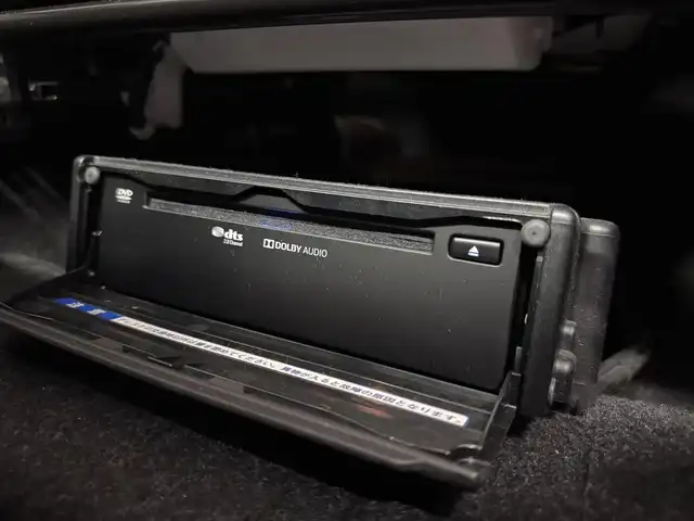 トヨタ ヤリスクロス ハイブリッド Z 三重県 2021(令3)年 7.1万km ホワイトパールクリスタルシャイン ハイブリッド/FF/フロアCVT/純正 8インチディスプレイオーディオ/（AM/FM/CD*/DVD*/USB/iPod/Bluetooth/Miracast/TV/CarPlay/AndroidAuto）/バックガイドモニター/ドライブレコーダー 前後/ビルトイン ETC/モデリスタエアロ（F/S/R下）/Toyota Safety Sense/・プリクラッシュセーフティ/・レーントレーシングアシスト/・レーダークルコン（全車速追従機能付）/・オートハイビーム/・ロードサインアシスト/・インテリジェントクリアランスソナー［パーキングサポートブレーキ（静止物＆後方接近車両）］/・ブラインドスポットモニター＆リヤクロストラフィックアラート/・先行車発進告知機能/装備/・ハーフレザーシート/・シートヒーター（D/N）/・パワーシート（D6way）/・オートエアコン/・オートライト/・LEDヘッドランプ/・ステアリングスイッチ/・プッシュスタート/・電子パーキングブレーキ＆ブレーキホールド/・USBジャック（充電用x1、入力用x1）/・純正18inAW/・保/取/マルチ取/・スマートキーx2/・【OP】応急用スペアタイヤ/・【DOP】インテリアパネルセット（茶木目調）/など