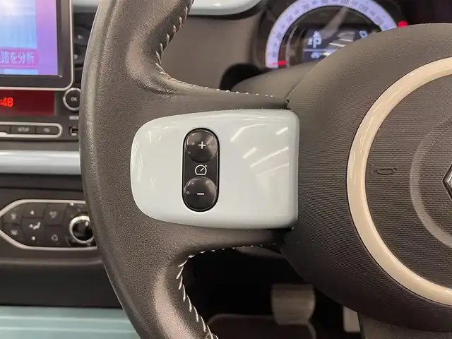 ルノー トゥインゴ インテンス キャンバストップ 岡山県 2017(平29)年 5.9万km Ｌグリーン キャンバストップ/社外ポータブルナビ/ワンセグTV/MSV/AAC/コーナーセンサー/ルノー純正ドラレコ/クルコン/ステアリングS/W/エコモード/オートワイパー/オートライト/ETC