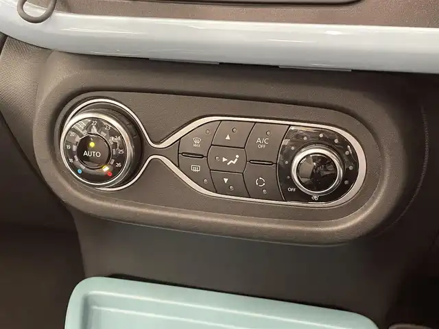 ルノー トゥインゴ インテンス キャンバストップ 岡山県 2017(平29)年 5.9万km Ｌグリーン キャンバストップ/社外ポータブルナビ/ワンセグTV/MSV/AAC/コーナーセンサー/ルノー純正ドラレコ/クルコン/ステアリングS/W/エコモード/オートワイパー/オートライト/ETC