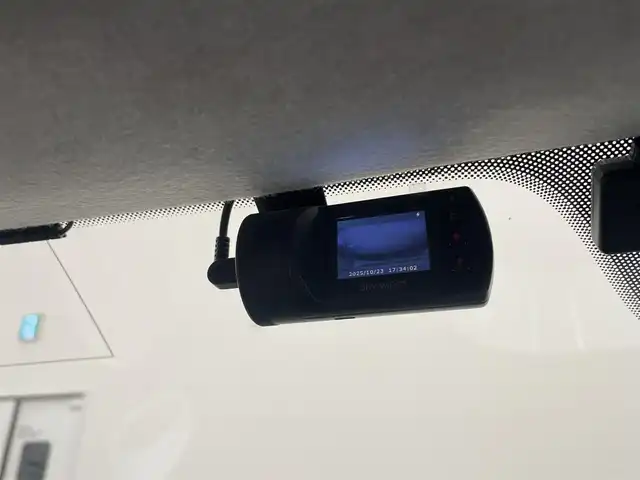 ルノー トゥインゴ インテンス キャンバストップ 岡山県 2017(平29)年 5.9万km Ｌグリーン キャンバストップ/社外ポータブルナビ/ワンセグTV/MSV/AAC/コーナーセンサー/ルノー純正ドラレコ/クルコン/ステアリングS/W/エコモード/オートワイパー/オートライト/ETC