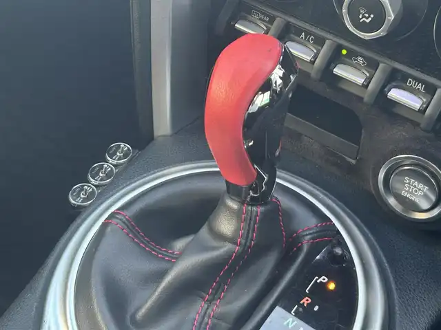 トヨタ ８６ GT リミテッド 愛知県 2017(平29)年 8.1万km クリスタルホワイトパール 純正メモリナビ/フルセグテレビ/バックカメラ/Bluetooth/クルーズコントロール/プッシュスタート/ETC/ハーフレザーシート/シートヒーター/BLIZ車庫調/パドルシフト