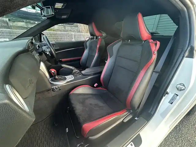 トヨタ ８６ GT リミテッド 愛知県 2017(平29)年 8.1万km クリスタルホワイトパール 純正メモリナビ/フルセグテレビ/バックカメラ/Bluetooth/クルーズコントロール/プッシュスタート/ETC/ハーフレザーシート/シートヒーター/BLIZ車庫調/パドルシフト