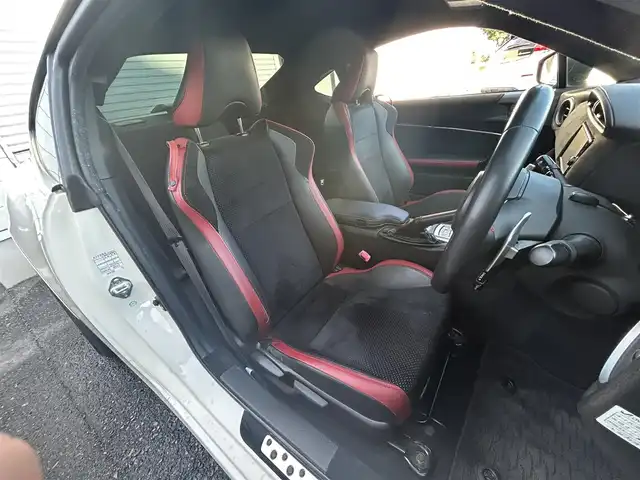 トヨタ ８６ GT リミテッド 愛知県 2017(平29)年 8.1万km クリスタルホワイトパール 純正メモリナビ/フルセグテレビ/バックカメラ/Bluetooth/クルーズコントロール/プッシュスタート/ETC/ハーフレザーシート/シートヒーター/BLIZ車庫調/パドルシフト