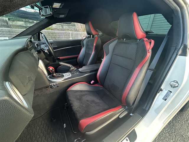 トヨタ ８６ GT リミテッド 愛知県 2017(平29)年 8.1万km クリスタルホワイトパール 純正メモリナビ/フルセグテレビ/バックカメラ/Bluetooth/クルーズコントロール/プッシュスタート/ETC/ハーフレザーシート/シートヒーター/BLIZ車庫調/パドルシフト