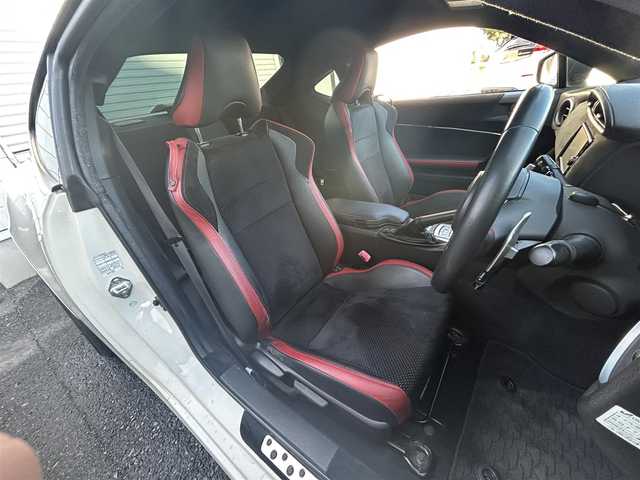 トヨタ ８６ GT リミテッド 愛知県 2017(平29)年 8.1万km クリスタルホワイトパール 純正メモリナビ/フルセグテレビ/バックカメラ/Bluetooth/クルーズコントロール/プッシュスタート/ETC/ハーフレザーシート/シートヒーター/BLIZ車庫調/パドルシフト