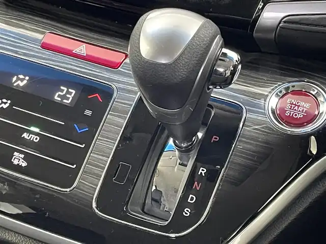ホンダ オデッセイ アブソルート 20thアニバーサリー 埼玉県 2015(平27)年 5.1万km グラマラスモーブP 純正メモリーナビ/【CD/DVD/ミュージックラック/HDMI/Bluetooth/フルセグ】/純正フリップダウンモニター/両側電動スライドドア/バックカメラ/前後ドライブレコーダー/レーダークルーズコントロール/純正17インチアルミホイール/サイド＆カーテンエアバッグ/ビルトインETC