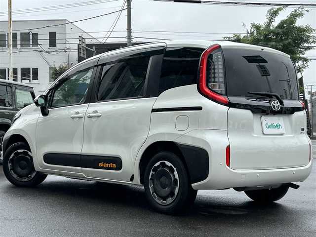 トヨタ シエンタ ハイブリッド Z 道央・札幌 2023(令5)年 2.2万km ホワイトパールクリスタルシャイン ・４WD/・寒冷地仕様/・純正ディスプレイオーディオ/・フルセグテレビ（走行中視聴不可）/・全方位モニター/・バックカメラ/・両側パワースライドドア/・衝突被害軽減システム/・レーンキープアシスト/・レーダークルーズ/・ブラインドスポットモニター/・オートハイビーム/・アイドリングストップ/・ビルトインETC/・AC１００V充電/・サンシェード/・フォグランプ/・ウィンカーミラー/・ドアバイザー/・プッシュスタート/・積込冬タイヤ社外アルミホイールセット/・保証書/・スマートキー/・スペアキー