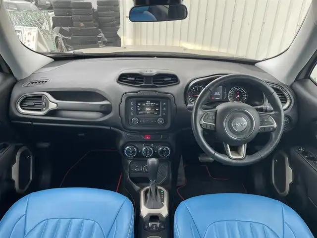 クライスラー・ジープ ジープ レネゲード セーフティエディション 富山県 2017(平29)年 4.3万km ベージュⅡ BeatsAudioプレミアムサウンド/リアバックアップカメラ/クルーズコントロール/車線逸脱警報プラス/前面衝突警報/ブラインドスポットモニター/リアクロスパスディテクション/オートライト/革巻きステアリング/ステアリングスイッチ/レザー調シートカバー付/純正16インチアルミホイール/スマートキー/スペアキー/禁煙車