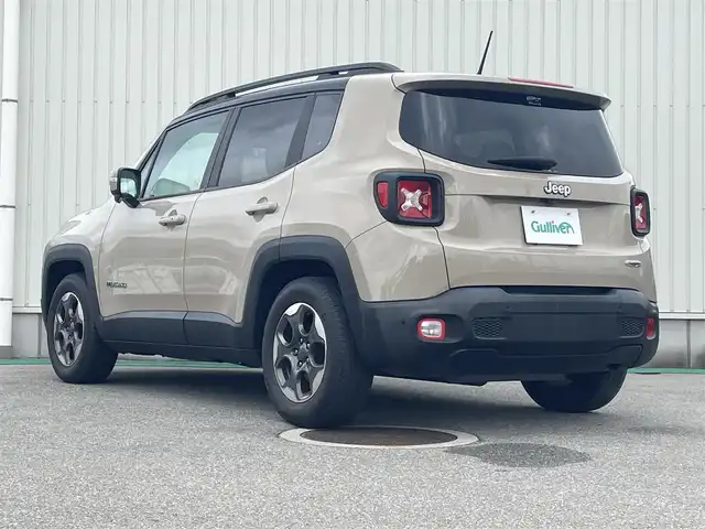 クライスラー・ジープ ジープ レネゲード セーフティエディション 富山県 2017(平29)年 4.3万km ベージュⅡ BeatsAudioプレミアムサウンド/リアバックアップカメラ/クルーズコントロール/車線逸脱警報プラス/前面衝突警報/ブラインドスポットモニター/リアクロスパスディテクション/オートライト/革巻きステアリング/ステアリングスイッチ/レザー調シートカバー付/純正16インチアルミホイール/スマートキー/スペアキー/禁煙車