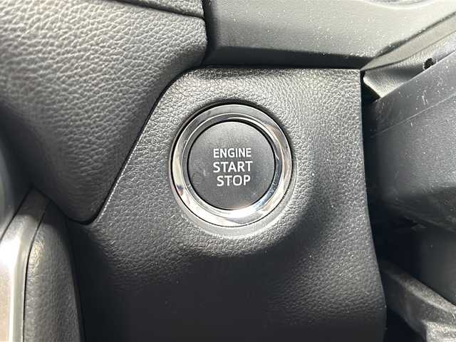 トヨタ ＲＡＶ４ X 静岡県 2021(令3)年 1.5万km アティチュードブラックマイカ 純正ナビ/・FM/AM/・CD/DVD/・フルセグTV/・SD/・Bluetooth/トヨタセーフティセンス/・レーントレーシングアシスト/・プリクラッシュセーフティ/・ブラインドスポットモニター/・リアクロストラフィックアラート/・パーキングサポートブレーキ/・標識認識機能/主要装備/・バックカメラ/・ＥＴＣ２．０/・ドライブレコーダー/・レーダークルコン/・ＬＥＤライト/・オートハイビーム/・ルーフレール/・ＭＴモード付ＡＴ/・横滑り防止装置/・サイドカーテンエアバッグ