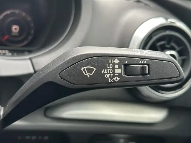 アウディ Ａ３ SB 30TFSI 宮崎県 2019(平31)年 2.8万km 白 純正ナビ/・Bluetooth/・AUX/・CD/DVD/・AM/FM/・フルセグテレビ/・USB/LEDライト/・前後コーナーセンサー/・アダプティブクルーズコントロール/・ブラインドスポットモニター/・レーンキープアシスト/・オートライト/・オートマチックハイビーム/ブラックハーフレザーシート/・D席パワーシート/・DN席シートヒーター/前後ドライブレコーダー/ETC/純正フロアマット/純正18インチアルミホイール