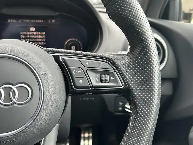 アウディ Ａ３ SB 30TFSI 宮崎県 2019(平31)年 2.8万km 白 純正ナビ/・Bluetooth/・AUX/・CD/DVD/・AM/FM/・フルセグテレビ/・USB/LEDライト/・前後コーナーセンサー/・アダプティブクルーズコントロール/・ブラインドスポットモニター/・レーンキープアシスト/・オートライト/・オートマチックハイビーム/ブラックハーフレザーシート/・D席パワーシート/・DN席シートヒーター/前後ドライブレコーダー/ETC/純正フロアマット/純正18インチアルミホイール
