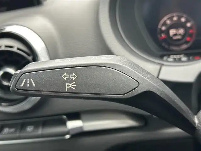 アウディ Ａ３ SB 30TFSI 宮崎県 2019(平31)年 2.8万km 白 純正ナビ/・Bluetooth/・AUX/・CD/DVD/・AM/FM/・フルセグテレビ/・USB/LEDライト/・前後コーナーセンサー/・アダプティブクルーズコントロール/・ブラインドスポットモニター/・レーンキープアシスト/・オートライト/・オートマチックハイビーム/ブラックハーフレザーシート/・D席パワーシート/・DN席シートヒーター/前後ドライブレコーダー/ETC/純正フロアマット/純正18インチアルミホイール