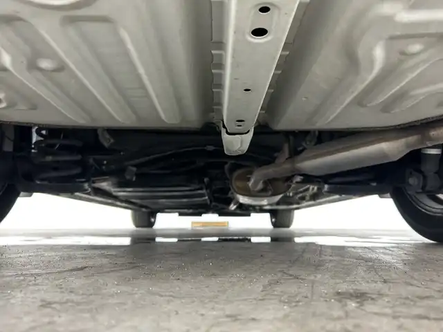 トヨタ ノア ハイブリッド Si ダブルバイビー 愛知県 2018(平30)年 5.2万km ホワイトパールクリスタルシャイン 禁煙車/純正9インチSDナビ/　（フルセグTV/CD/DVD/SD/Bluetooth）/バックカメラ/トヨタセーフティセンス/・プリクラッシュセーフティ/・レーンキープアシスト/・オートマチックハイビーム/・先行車発信お知らせ機能/クルーズコントロール/ETC/ドライブレコーダー/前席シートヒーター/両側パワースライドドア/純正16インチアルミホイール/LEDヘッドライト/フロントフォグランプ/横滑り防止機能/純正フロアマット/純正ドアバイザー/スマートキー/スペアキー有