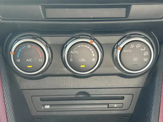 マツダ ＣＸ－３ 兵庫県 2017(平29)年 6.9万km スノーフレイクホワイトパールマイカ 純正SDナビ/BT/フルセグ/ETC/バックカメラ/追従クルーズコントロール/ヘッドアップディスプレイ/ハーフレザーシート/USB端子/革巻ステアリング/パドルシフト/オートライト/LEDヘッドライト/ウィンカーミラー/トノカバー