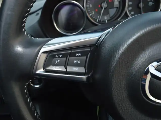 マツダ ロードスター 990S 栃木県 2022(令4)年 7.9万km プラチナクォーツメタリック ワンオーナー/ソフトトップ/ディーラー点検記録簿/[R4/R5/R6/R7]/i-ACTIVE SENSE/[ハイビームコントロールシステム/アダプティブLEDヘッドライト/車線逸脱警報システム/交通標識認識システム/ドライバーアテンションアラート/リアクロストラフィックアラート/アドバンストスマートシティブレーキサポート]/ブラインドスポットモニタリング/フォワードセンシングカメラ/レーダーセンサー/トラクションコントロールシステム/社外ポータブルディスプレイオーディオ/[AM/FM/BT]/プッシュスタート/オートライト/RAYS純正ホイール/bremboキャリパー/社外ツイータースピーカー/取扱説明書/保証書