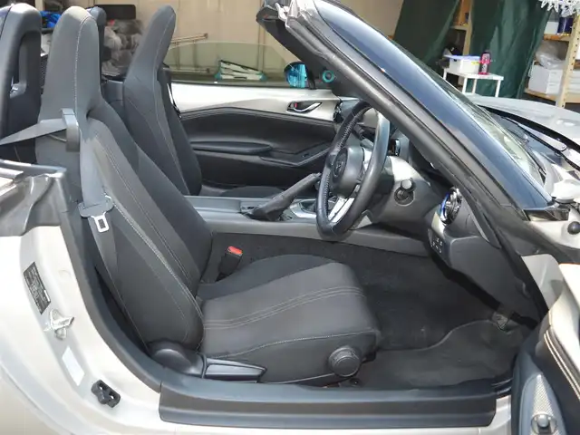 マツダ ロードスター 990S 栃木県 2022(令4)年 7.9万km プラチナクォーツメタリック ワンオーナー/ソフトトップ/ディーラー点検記録簿/[R4/R5/R6/R7]/i-ACTIVE SENSE/[ハイビームコントロールシステム/アダプティブLEDヘッドライト/車線逸脱警報システム/交通標識認識システム/ドライバーアテンションアラート/リアクロストラフィックアラート/アドバンストスマートシティブレーキサポート]/ブラインドスポットモニタリング/フォワードセンシングカメラ/レーダーセンサー/トラクションコントロールシステム/社外ポータブルディスプレイオーディオ/[AM/FM/BT]/プッシュスタート/オートライト/RAYS純正ホイール/bremboキャリパー/社外ツイータースピーカー/取扱説明書/保証書