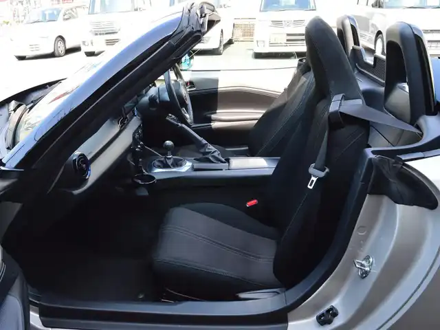 マツダ ロードスター 990S 栃木県 2022(令4)年 7.9万km プラチナクォーツメタリック ワンオーナー/ソフトトップ/ディーラー点検記録簿/[R4/R5/R6/R7]/i-ACTIVE SENSE/[ハイビームコントロールシステム/アダプティブLEDヘッドライト/車線逸脱警報システム/交通標識認識システム/ドライバーアテンションアラート/リアクロストラフィックアラート/アドバンストスマートシティブレーキサポート]/ブラインドスポットモニタリング/フォワードセンシングカメラ/レーダーセンサー/トラクションコントロールシステム/社外ポータブルディスプレイオーディオ/[AM/FM/BT]/プッシュスタート/オートライト/RAYS純正ホイール/bremboキャリパー/社外ツイータースピーカー/取扱説明書/保証書