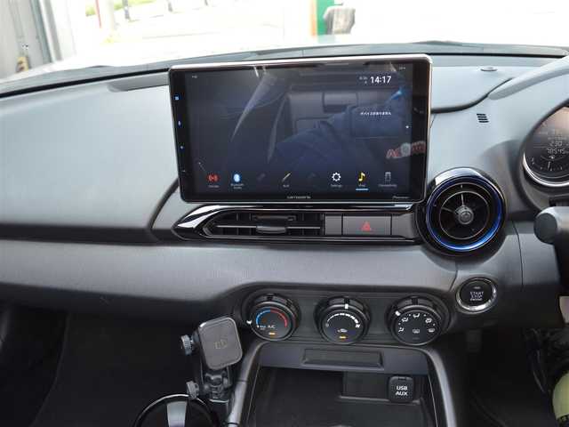 マツダ ロードスター 990S 栃木県 2022(令4)年 7.9万km プラチナクォーツメタリック ワンオーナー/ソフトトップ/ディーラー点検記録簿/[R4/R5/R6/R7]/i-ACTIVE SENSE/[ハイビームコントロールシステム/アダプティブLEDヘッドライト/車線逸脱警報システム/交通標識認識システム/ドライバーアテンションアラート/リアクロストラフィックアラート/アドバンストスマートシティブレーキサポート]/ブラインドスポットモニタリング/フォワードセンシングカメラ/レーダーセンサー/トラクションコントロールシステム/社外ポータブルディスプレイオーディオ/[AM/FM/BT]/プッシュスタート/オートライト/RAYS純正ホイール/bremboキャリパー/社外ツイータースピーカー/取扱説明書/保証書