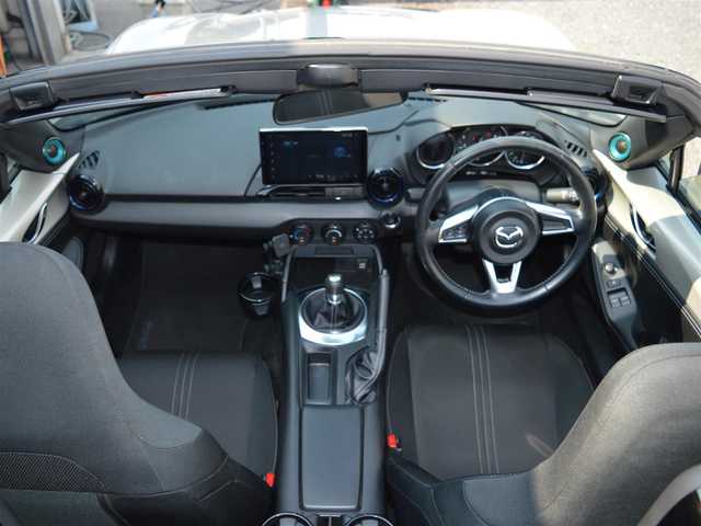 マツダ ロードスター 990S 栃木県 2022(令4)年 7.9万km プラチナクォーツメタリック ワンオーナー/ソフトトップ/ディーラー点検記録簿/[R4/R5/R6/R7]/i-ACTIVE SENSE/[ハイビームコントロールシステム/アダプティブLEDヘッドライト/車線逸脱警報システム/交通標識認識システム/ドライバーアテンションアラート/リアクロストラフィックアラート/アドバンストスマートシティブレーキサポート]/ブラインドスポットモニタリング/フォワードセンシングカメラ/レーダーセンサー/トラクションコントロールシステム/社外ポータブルディスプレイオーディオ/[AM/FM/BT]/プッシュスタート/オートライト/RAYS純正ホイール/bremboキャリパー/社外ツイータースピーカー/取扱説明書/保証書