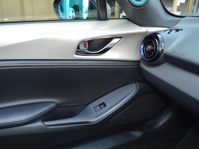 マツダ ロードスター 990S 栃木県 2022(令4)年 7.9万km プラチナクォーツメタリック ワンオーナー/ソフトトップ/ディーラー点検記録簿/[R4/R5/R6/R7]/i-ACTIVE SENSE/[ハイビームコントロールシステム/アダプティブLEDヘッドライト/車線逸脱警報システム/交通標識認識システム/ドライバーアテンションアラート/リアクロストラフィックアラート/アドバンストスマートシティブレーキサポート]/ブラインドスポットモニタリング/フォワードセンシングカメラ/レーダーセンサー/トラクションコントロールシステム/社外ポータブルディスプレイオーディオ/[AM/FM/BT]/プッシュスタート/オートライト/RAYS純正ホイール/bremboキャリパー/社外ツイータースピーカー/取扱説明書/保証書