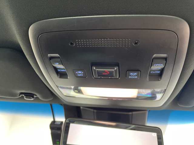 トヨタ クラウン ハイブリッド RS アドバンス 福岡県 2021(令3)年 2.6万km プレシャスホワイトパール サンルーフ/純正12.3インチナビ/・CD/DVD/BT/フルセグTV/・パノラミックビューモニター/トヨタセーフティセンス/・プリクラッシュセーフティ/・レーントレーシングアシスト/・リヤクロストラフィックアラート/・パーキングサポートブレーキ/・ロードサインアシスト/・ブラインドスポットモニター/・オートハイビーム/・クリアランスソナー/デジタルインナーミラー/前方ドライブレコーダー/革シート/・シートヒーター/ベンチレーション（D/N)/・パワーシート（D/N）/革巻きステアリング/・ステアリングリモコン/・パドルシフト/LEDヘッドライト/・オートライト/・フォグランプ/ETC