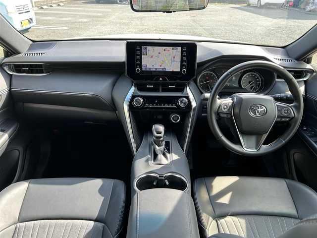 トヨタ ハリアー G 熊本県 2020(令2)年 1.9万km ホワイトパールクリスタルシャイン ワンオーナー/プッシュスタート/純正ナビ/バックカメラ/ビルトインETC/前後ドライブレコーダー/純正18インチAW/レーダークルーズ/パワーバックドア/ハーフレザーシート/右前席パワーシート/LEDヘッドライト/オートライト/フォグライト/前後コーナーセンサー/横滑り防止装置/ウィンカーミラー/純正フロアマット/純正ドアバイザー/新車保証書/取扱説明書/スマートスペアキー×1本