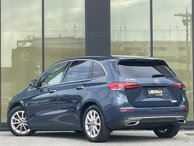 メルセデス・ベンツ Ｂ２００ｄ 石川県 2020(令2)年 5.7万km 紺 軽減ブレーキ/アダプティブクルーズコントロール/ブラインドスポットモニター/レーンキープアシスト/純正ナビ/フルセグＴＶ/バックカメラ/クリアランスソナー/フットトランクオープナー/ＬＥＤライト