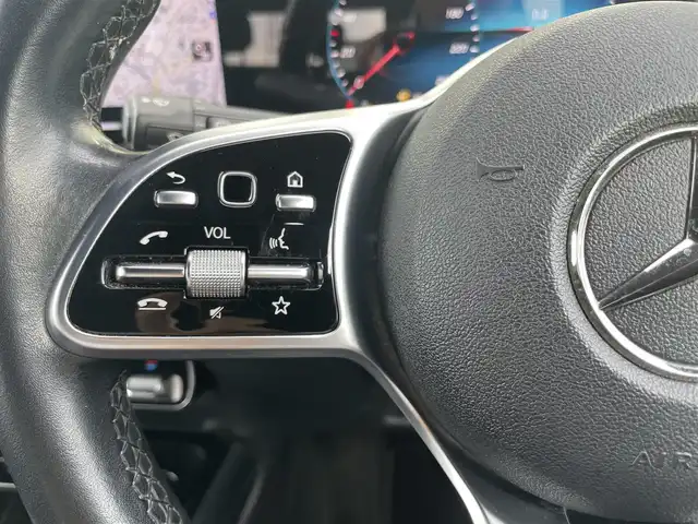 メルセデス・ベンツ Ｂ２００ｄ 石川県 2020(令2)年 5.7万km 紺 軽減ブレーキ/アダプティブクルーズコントロール/ブラインドスポットモニター/レーンキープアシスト/純正ナビ/フルセグＴＶ/バックカメラ/クリアランスソナー/フットトランクオープナー/ＬＥＤライト