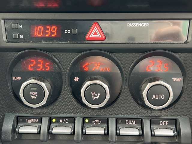 トヨタ ８６ GT 茨城県 2013(平25)年 5.9万km グレー HSK製マフラー/純正メモリナビ【NHZD-W62G】/(CD・DVD・BT・ラジオ再生)/ETC/オートライト/HIDヘッドライト/純正17inアルミホイール/フロアマット/スマートキー