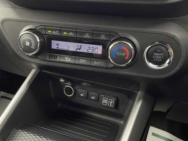 ダイハツ ロッキー プレミアム 宮城県 2019(令1)年 4.7万km ブラックマイカメタリック/コンパーノレッド 禁煙車/スマートアシスト/パノラマモニター/ハーフレザーシート/・衝突軽減ブレーキ/・レーンキープアシスト/・アダプティブクルーズコントロール/・オートハイビーム/・ブラインドスポットモニター/・リヤ・クロス・トラフィック・アラート/・コーナーセンサー（前後）/純正SDナビ/・CD・DVD・SD・BT/フルセグTV/前席シートヒーター/純正ドライブレコーダー（フロント）/LEDヘッドライト/LEDフォグライト/アイドリングストップ/横滑り防止装置/プッシュスタート/スマートキー/純正17インチアルミホイール