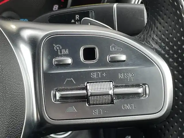 メルセデス・ベンツ Ｃ２００ 4マチック AVG AMGライン 青森県 2019(平31)年 4万km イリジウムシルバー 純正ナビ/(フルセグTV/Bluetooth/AM/FM)/Apple Carplay/アクティブクルーズコントロール/バックカメラ/電動リアゲート/前席メモリー付きパワーシート/前席シートヒーター/レザーシート/ブラインドスポットモニター/パドルシフト/ステアリングスイッチ/アンビエントライト/前後コーナーセンサー/木目調パネル/レーンキープアシスト/純正LEDフォグランプ/純正アルミホイール/純正フロアマット/ETC/4WD/USB入力端子/オートライト/プッシュエンジンスタート