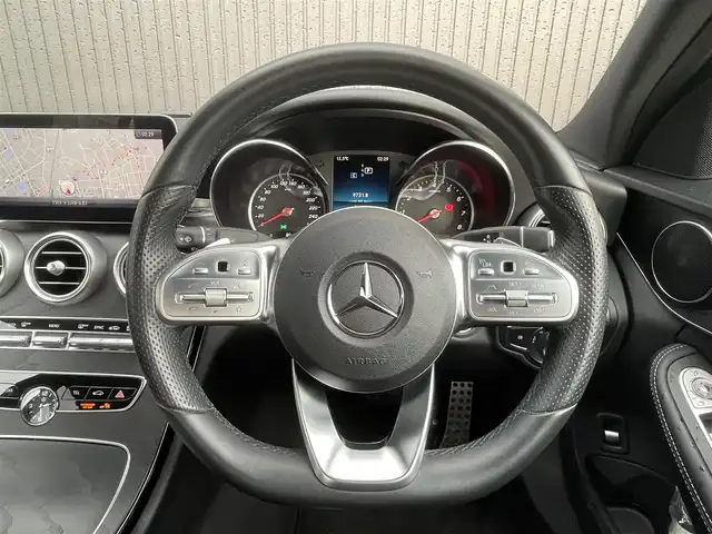 メルセデス・ベンツ Ｃ２００ 4マチック AVG AMGライン 青森県 2019(平31)年 4万km イリジウムシルバー 純正ナビ/(フルセグTV/Bluetooth/AM/FM)/Apple Carplay/アクティブクルーズコントロール/バックカメラ/電動リアゲート/前席メモリー付きパワーシート/前席シートヒーター/レザーシート/ブラインドスポットモニター/パドルシフト/ステアリングスイッチ/アンビエントライト/前後コーナーセンサー/木目調パネル/レーンキープアシスト/純正LEDフォグランプ/純正アルミホイール/純正フロアマット/ETC/4WD/USB入力端子/オートライト/プッシュエンジンスタート