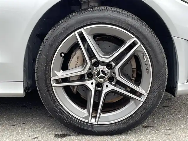 メルセデス・ベンツ Ｃ２００ 4マチック AVG AMGライン 青森県 2019(平31)年 4万km イリジウムシルバー 純正ナビ/(フルセグTV/Bluetooth/AM/FM)/Apple Carplay/アクティブクルーズコントロール/バックカメラ/電動リアゲート/前席メモリー付きパワーシート/前席シートヒーター/レザーシート/ブラインドスポットモニター/パドルシフト/ステアリングスイッチ/アンビエントライト/前後コーナーセンサー/木目調パネル/レーンキープアシスト/純正LEDフォグランプ/純正アルミホイール/純正フロアマット/ETC/4WD/USB入力端子/オートライト/プッシュエンジンスタート