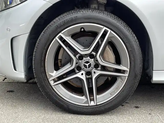 メルセデス・ベンツ Ｃ２００ 4マチック AVG AMGライン 青森県 2019(平31)年 4万km イリジウムシルバー 純正ナビ/(フルセグTV/Bluetooth/AM/FM)/Apple Carplay/アクティブクルーズコントロール/バックカメラ/電動リアゲート/前席メモリー付きパワーシート/前席シートヒーター/レザーシート/ブラインドスポットモニター/パドルシフト/ステアリングスイッチ/アンビエントライト/前後コーナーセンサー/木目調パネル/レーンキープアシスト/純正LEDフォグランプ/純正アルミホイール/純正フロアマット/ETC/4WD/USB入力端子/オートライト/プッシュエンジンスタート