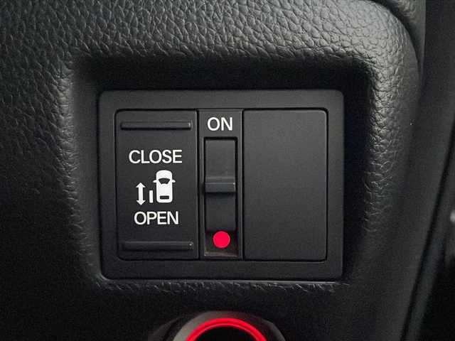 ホンダ Ｎ ＢＯＸ カスタム G L ホンダセンシング 香川県 2018(平30)年 7.5万km クリスタルブラックパール 社外ナビ（フルセグＴＶ/CD，DVD/BT）/バックカメラ/ドライブレコーダー/片側パワースライドドア/ビルトインETC/オートライト/ターボ/スペアキー