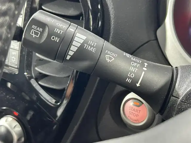 日産 ジューク 15RX V アーバンセレ パーソナライゼーション 佐賀県 2017(平29)年 3.7万km ブリリアントホワイトパール 純正7型ナビ/（ＡＭ/ＦＭ/CD/DVD/Bluetooth/フルセグTV）/バックカメラ/オートエアコン/衝突被害軽減システム/盗難防止装置/横滑り防止装置/オートライト/スマートキー/スペアキー/プッシュスタート/純正フロアマット/純正17インチアルミホイール