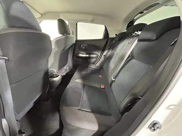 日産 ジューク 15RX V アーバンセレ パーソナライゼーション 佐賀県 2017(平29)年 3.7万km ブリリアントホワイトパール 純正7型ナビ/（ＡＭ/ＦＭ/CD/DVD/Bluetooth/フルセグTV）/バックカメラ/オートエアコン/衝突被害軽減システム/盗難防止装置/横滑り防止装置/オートライト/スマートキー/スペアキー/プッシュスタート/純正フロアマット/純正17インチアルミホイール