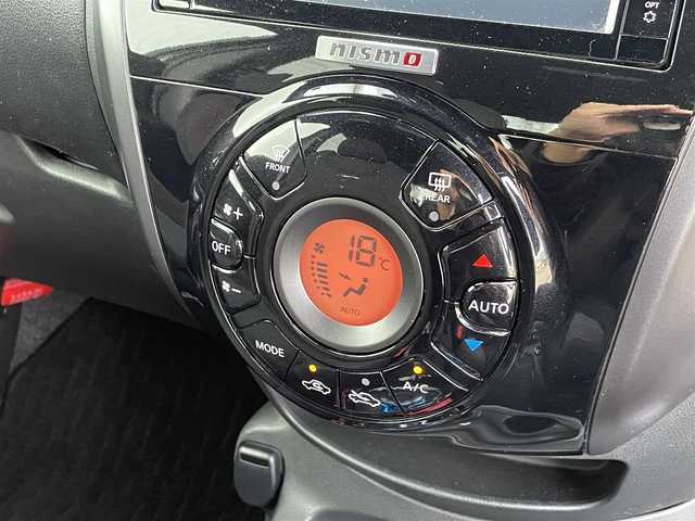 日産 ノート e－パワー ニスモ 佐賀県 2018(平30)年 6万km スーパーブラック NISMOエアロ/純正SDナビゲーション/・フルセグTV/CD/DVD/Bluetooth/アラウンドビューモニター/ドライブレコーダー一体型インテリジェントルームミラー/ETC/革巻きステアリング/ステアリングリモコン/スマートキー×2/プッシュスタート/純正16インチアルミホイール/純正LEDヘッドライト/純正フォグランプ/純正フロアマット/インテリジェントエマージェンシーブレーキ/・踏み間違い衝突防止アシスト/・LDW（車線逸脱警報）/・ハイビームアシスト/・標識検知機能/・ヒルスタートアシスト/・インテリジェントDA（ふらつき警報）