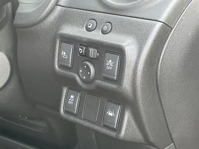日産 ノート e－パワー ニスモ 佐賀県 2018(平30)年 6万km スーパーブラック NISMOエアロ/純正SDナビゲーション/・フルセグTV/CD/DVD/Bluetooth/アラウンドビューモニター/ドライブレコーダー一体型インテリジェントルームミラー/ETC/革巻きステアリング/ステアリングリモコン/スマートキー×2/プッシュスタート/純正16インチアルミホイール/純正LEDヘッドライト/純正フォグランプ/純正フロアマット/インテリジェントエマージェンシーブレーキ/・踏み間違い衝突防止アシスト/・LDW（車線逸脱警報）/・ハイビームアシスト/・標識検知機能/・ヒルスタートアシスト/・インテリジェントDA（ふらつき警報）