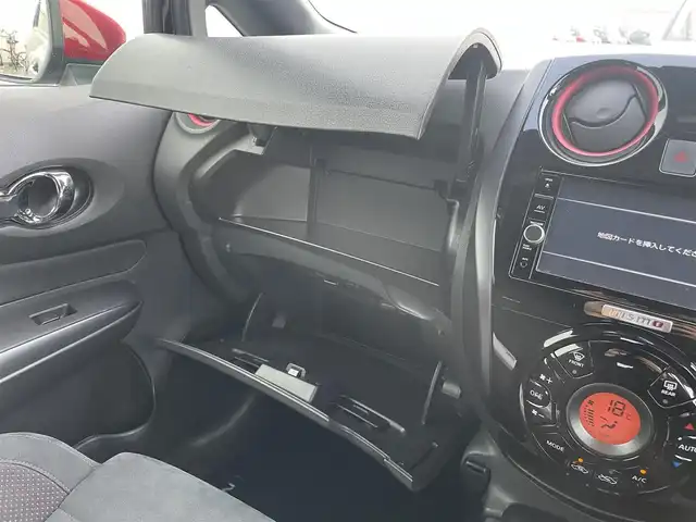 日産 ノート e－パワー ニスモ 佐賀県 2018(平30)年 6万km スーパーブラック NISMOエアロ/純正SDナビゲーション/・フルセグTV/CD/DVD/Bluetooth/アラウンドビューモニター/ドライブレコーダー一体型インテリジェントルームミラー/ETC/革巻きステアリング/ステアリングリモコン/スマートキー×2/プッシュスタート/純正16インチアルミホイール/純正LEDヘッドライト/純正フォグランプ/純正フロアマット/インテリジェントエマージェンシーブレーキ/・踏み間違い衝突防止アシスト/・LDW（車線逸脱警報）/・ハイビームアシスト/・標識検知機能/・ヒルスタートアシスト/・インテリジェントDA（ふらつき警報）